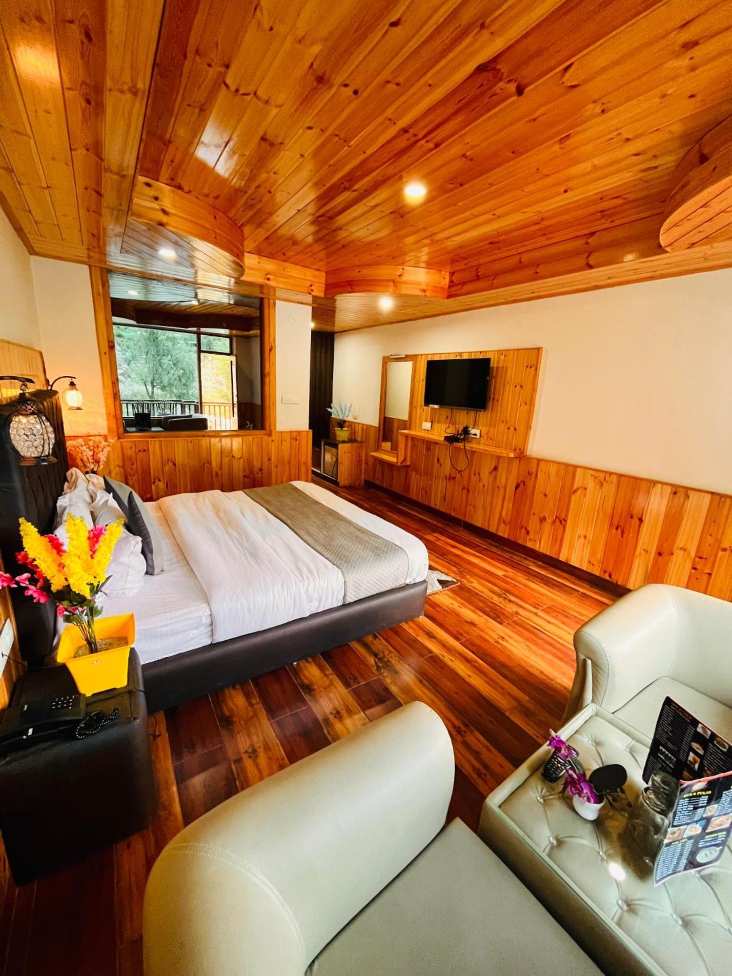 Himalayan Riverside Resort, Manali 外观 照片