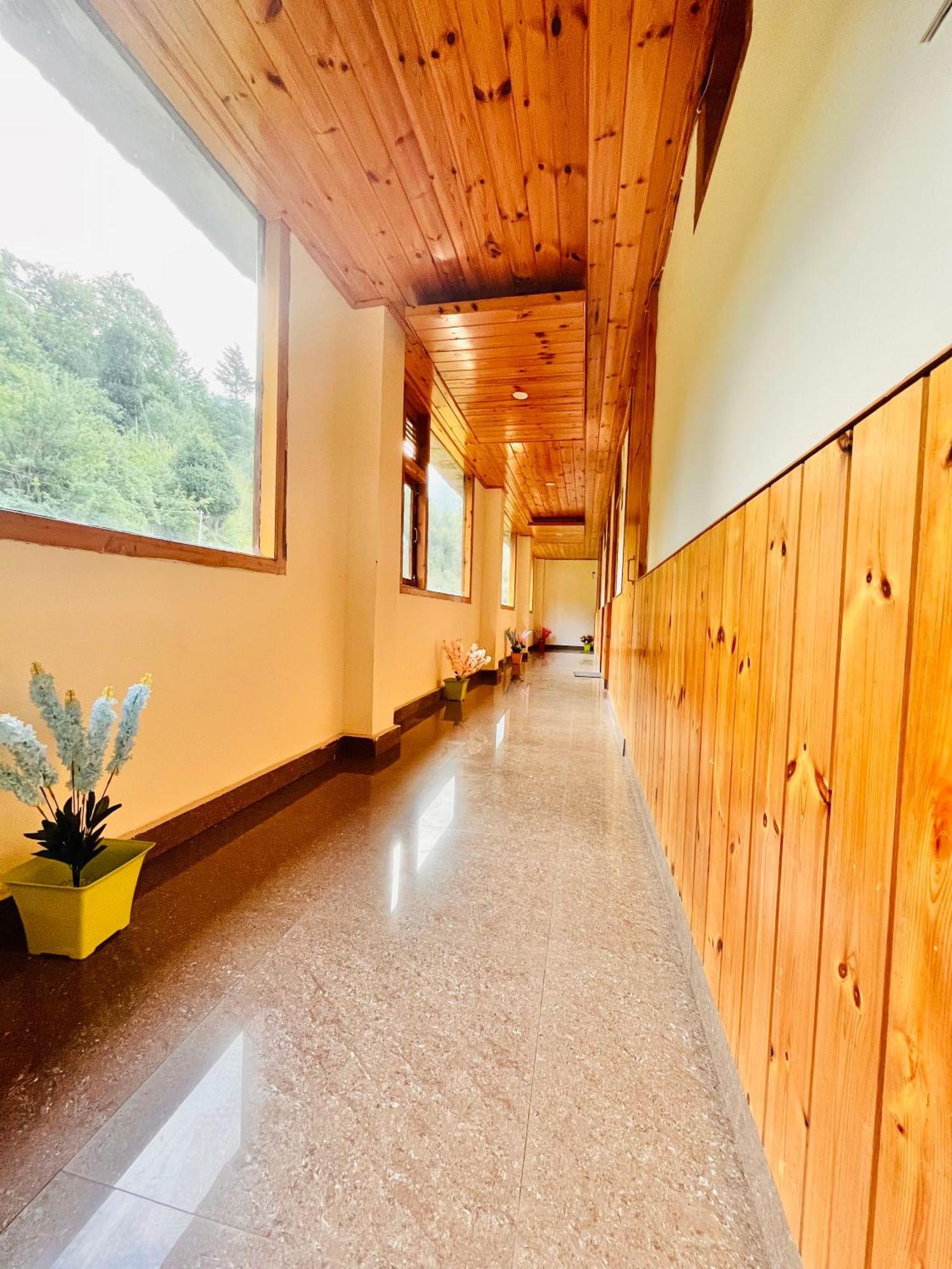 Himalayan Riverside Resort, Manali 外观 照片